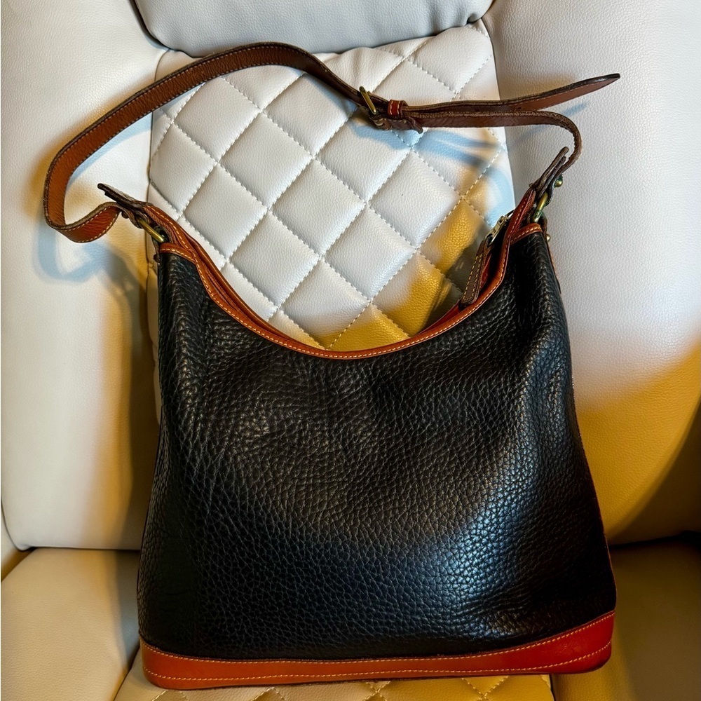*Summer Clear Out* Dooney & Bourke Navy and Tan AWL Shoulder Bag - Picture 4 of 9